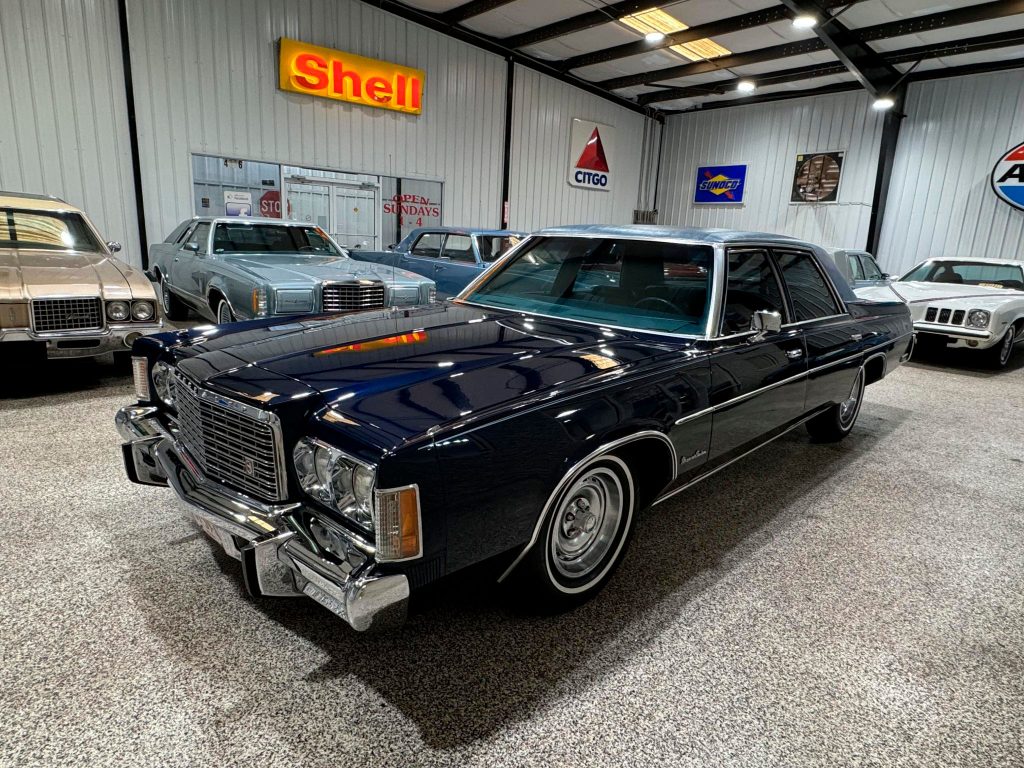 1975 Chrysler Newport Custom Sedan